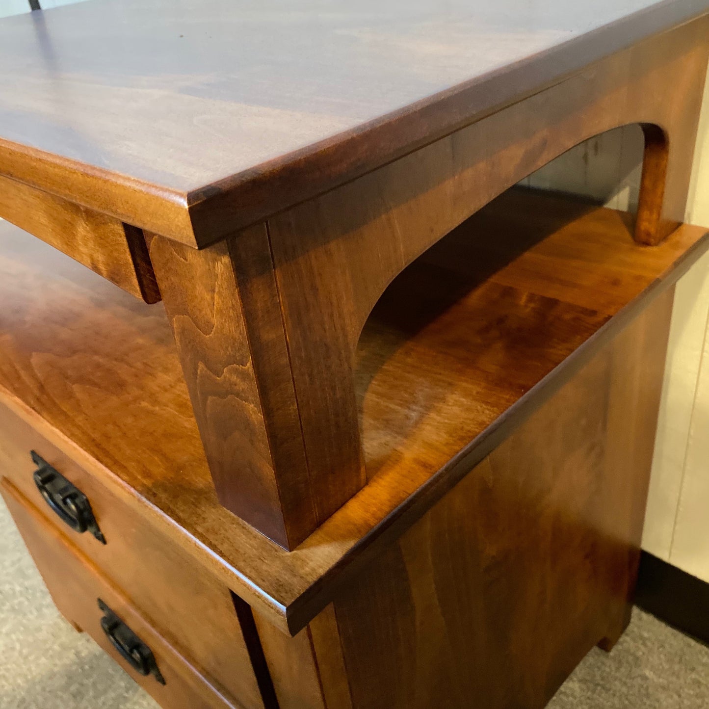 【店舗在庫セール】ミッション　ナイトスタンド　2引出し付き メープル 【傷ありB級特価】